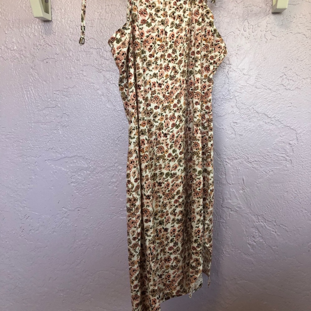 Super cute floral dress